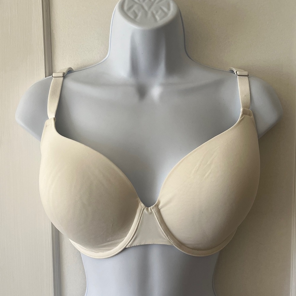 NWT T-Shirt‎ Bra Molded Underwire 34F Women's White Comfort Support